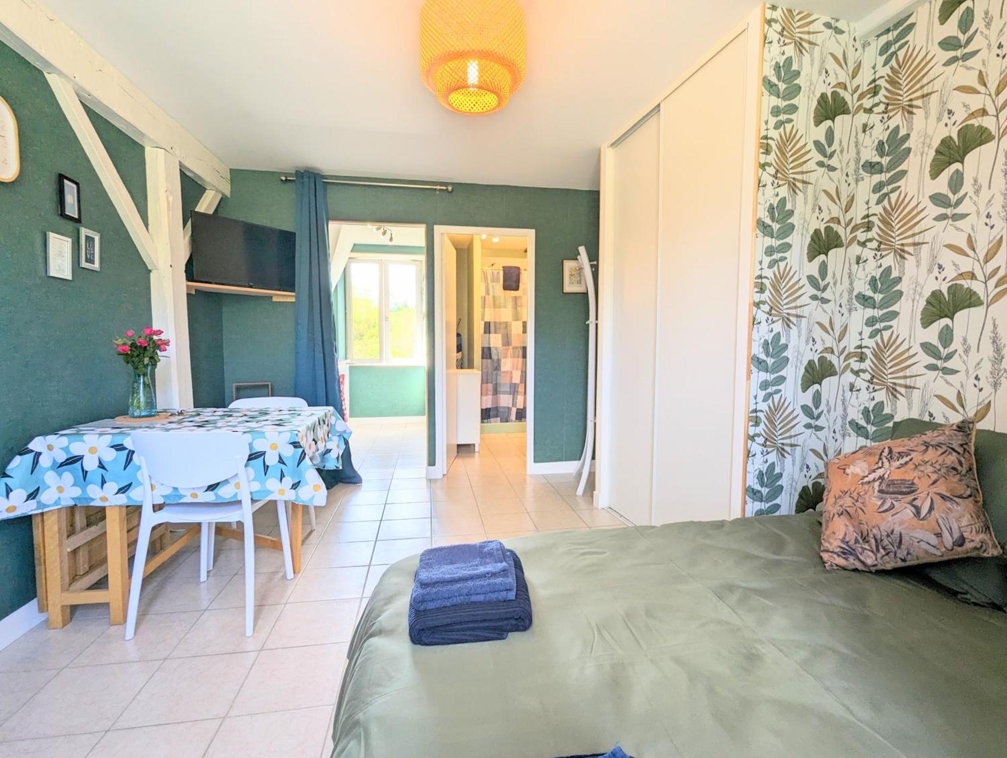 Studio Silhem Saint-Germain-les-Belles Exterior photo